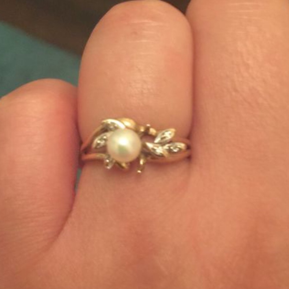 10k gold pearl ring